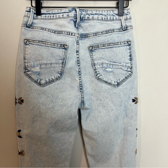 DRIFTWOOD- Gizelle Geometric Embroidered Distressed Light Wash Denim Jeans - Picture 7 of 10